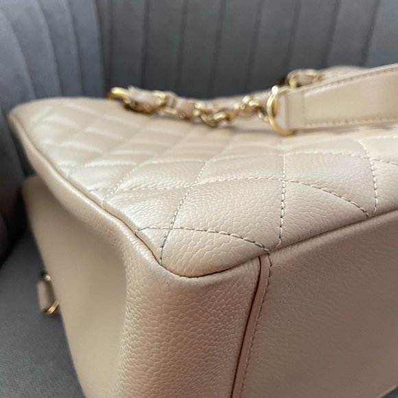 Chanel GST (Grand Shopping Tote) - Picture 3 of 10